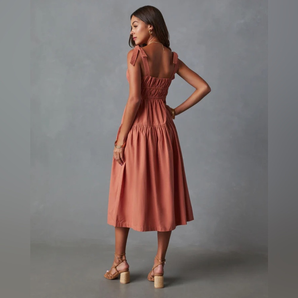 Vici Briella Tie Shoulder Tiered Midi Dress in Terracotta - Picture 3 of 9